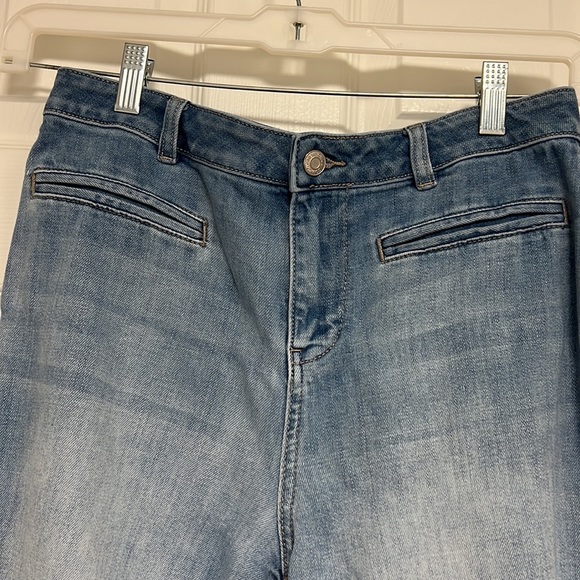 Jeans - Picture 2 of 4